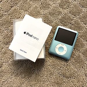 Apple iPod Nano | 3rd Generation | 8 gb | Not working - selling for parts